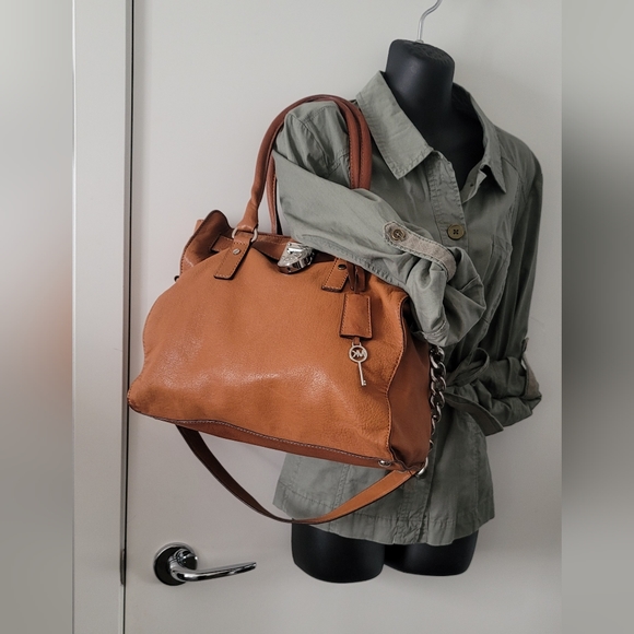 Michael Kors Hamilton Leather Bag - Picture 2 of 12